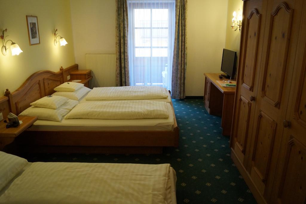 Hotel Sonne Sankt Johann in Tirol Habitación foto