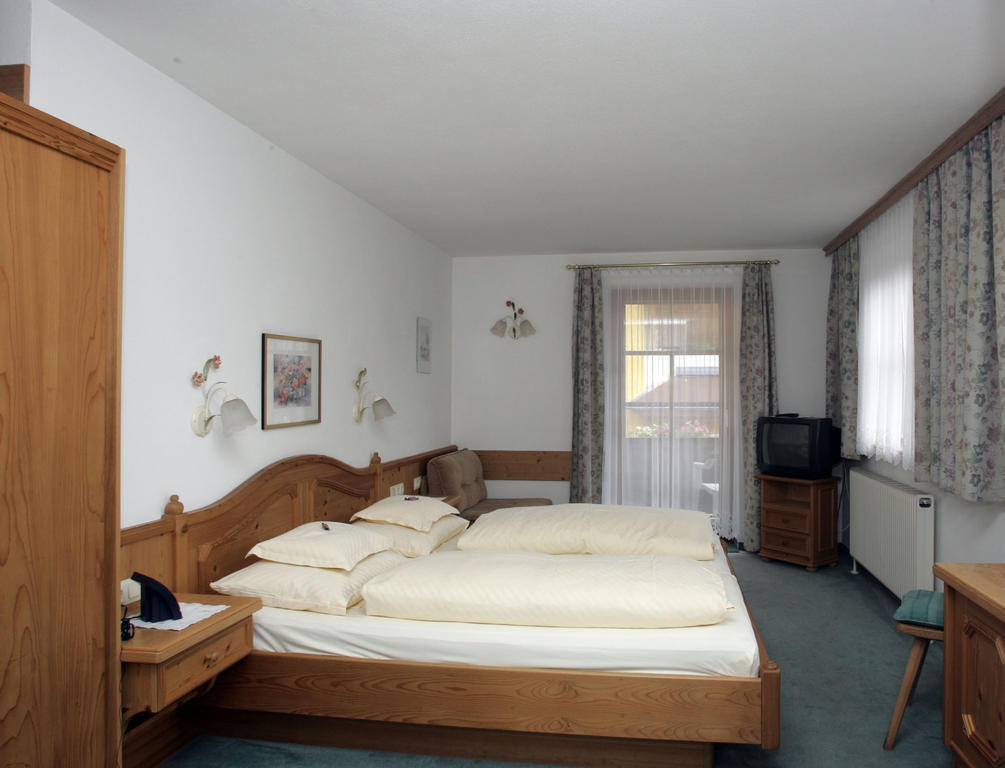 Hotel Sonne Sankt Johann in Tirol Habitación foto