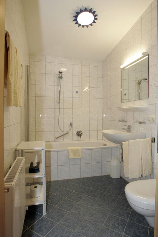 Hotel Sonne Sankt Johann in Tirol Habitación foto